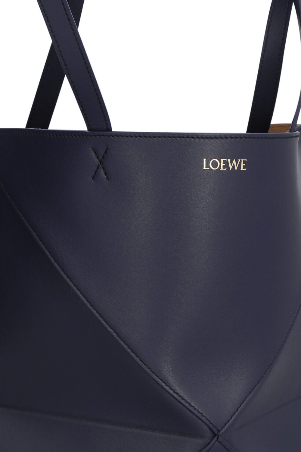 תמונת תקריב של תיק פאזל באקט מתקפל LOEWE