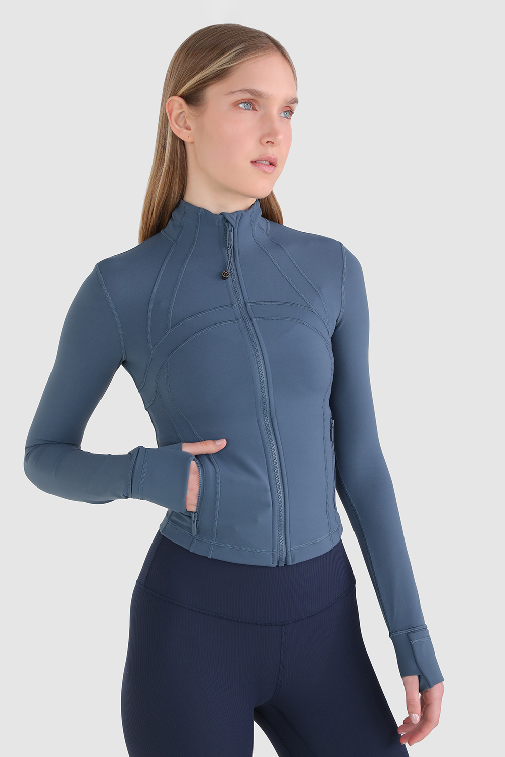 תמונת דוגמן קידמית של Define Cropped Jacket Nulu LULULEMON