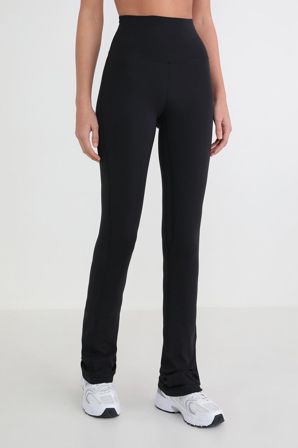 תמונת דוגמן קידמית של Align HR Mini Flare Pant 32