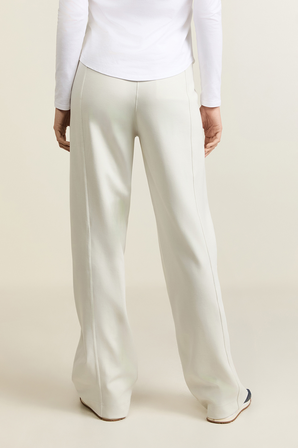 תמונת דוגמן אחורית של Stretch Knit High-Rise Pull-On Pant LULULEMON