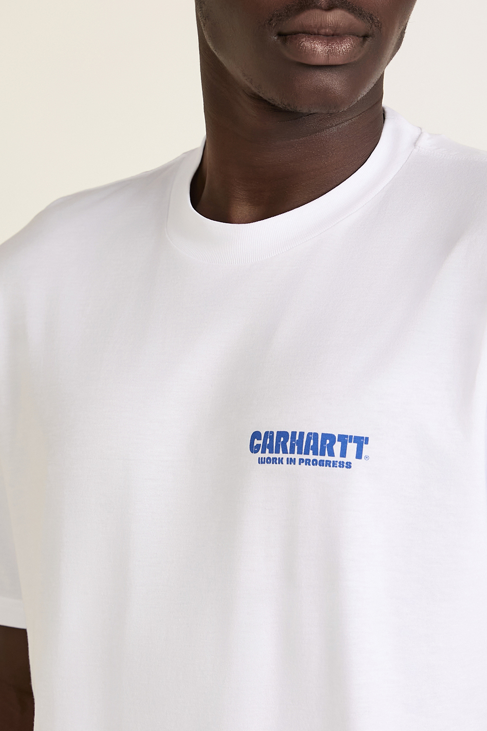 תמונת דוגמן אחורית של חולצת טי עם הדפס בגב CARHARTT WIP
