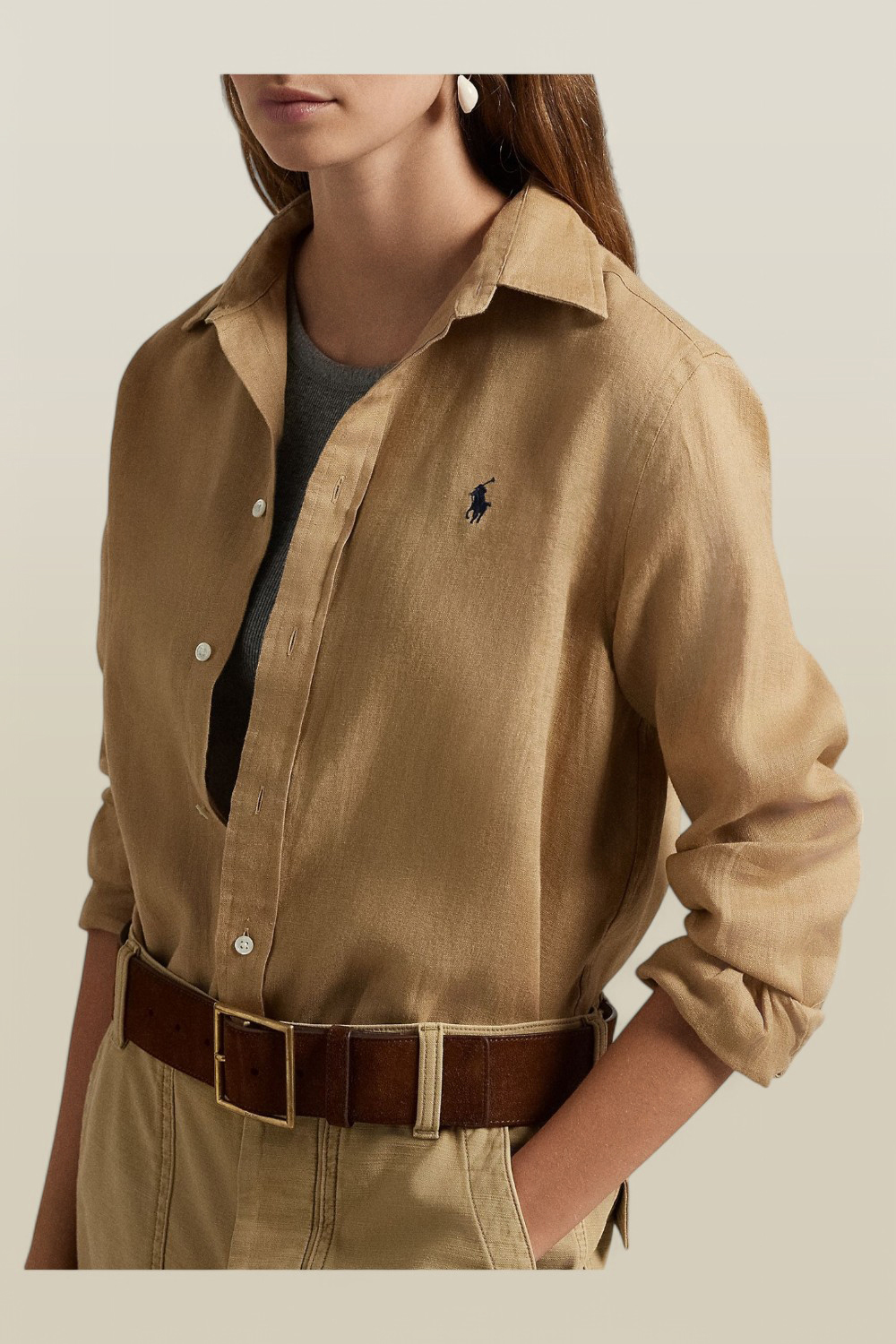 תמונת תקריב דוגמן של חולצת כפתורים מפשתן POLO RALPH LAUREN