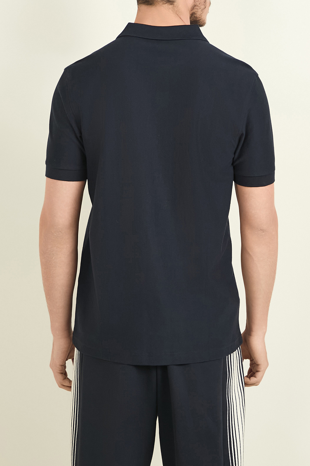 תמונת דוגמן אחורית של חולצת פולו קצרה FRED PERRY