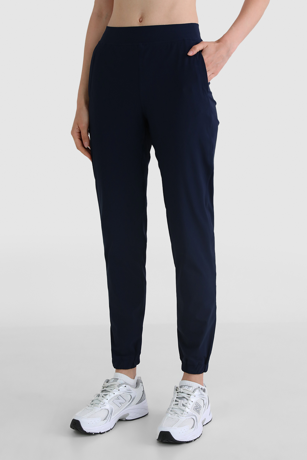 תמונת דוגמן קידמית של Adapted State High-Rise Jogger