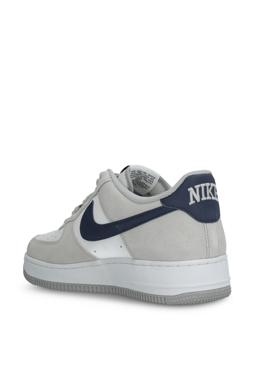 תמונה אחורית של נעלי סניקרס אייר פורס 1 NIKE
