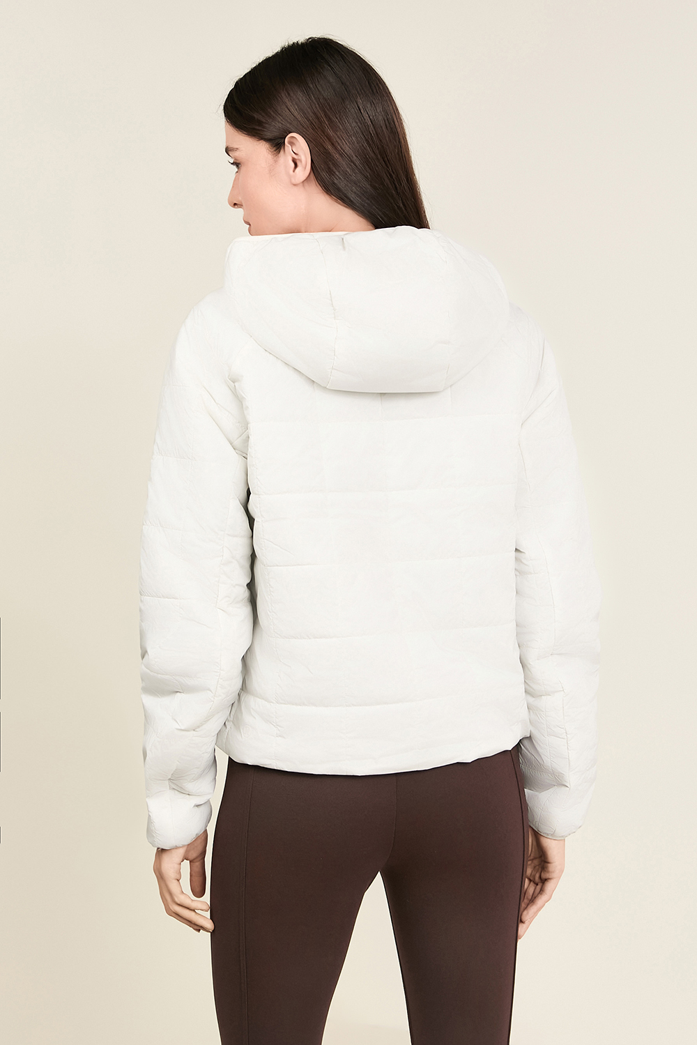 תמונת דוגמן אחורית של Route Ready Lightweight Insulated Vest LULULEMON
