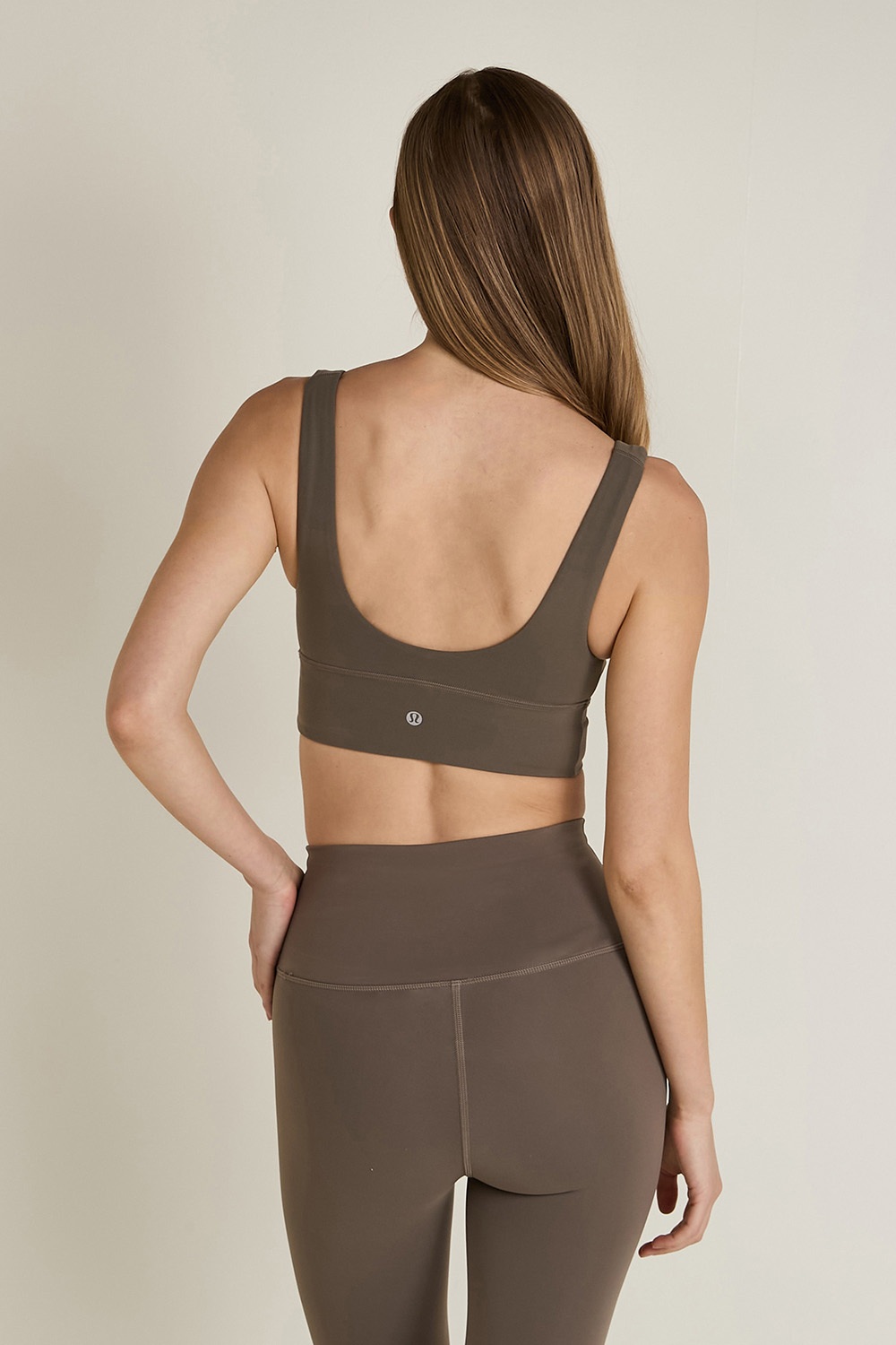 תמונת דוגמן אחורית של Align V Neck Bra C/D LULULEMON