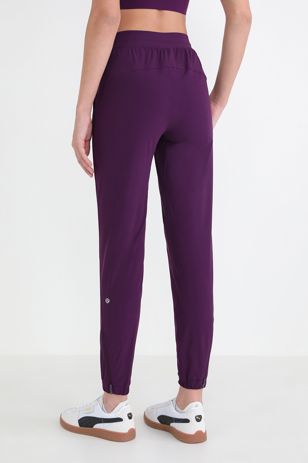 תמונת דוגמן אחורית של Adapted State HR Jogger
