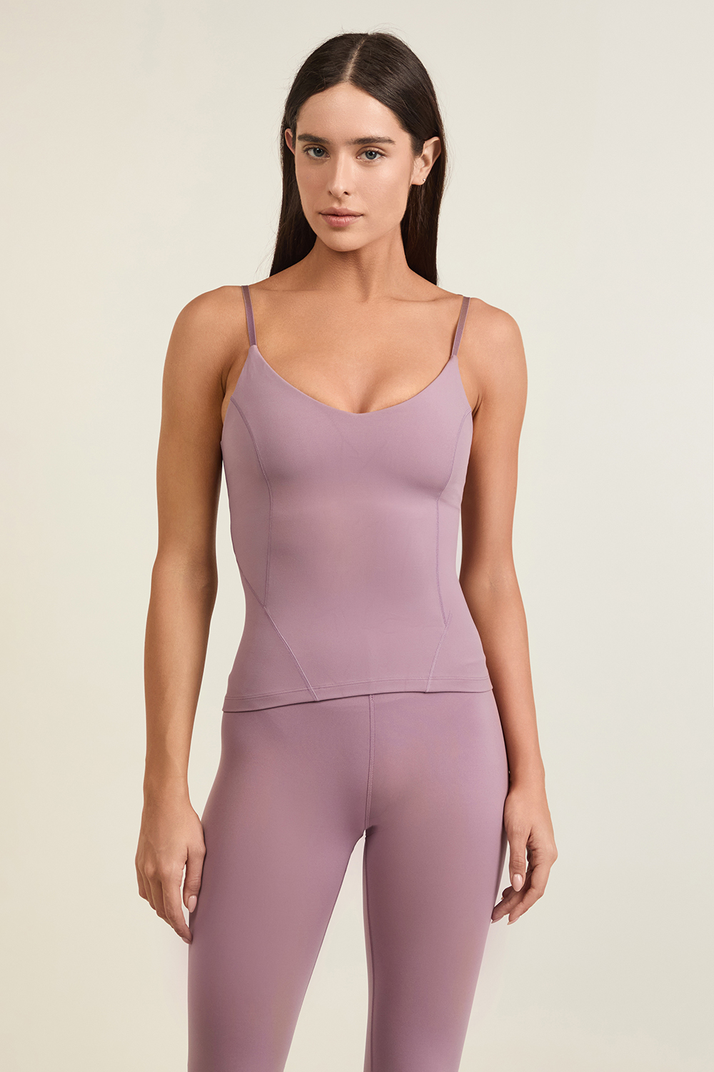 תמונת דוגמן קידמית של Align™ Cami Waist Length Tank Top C/D LULULEMON