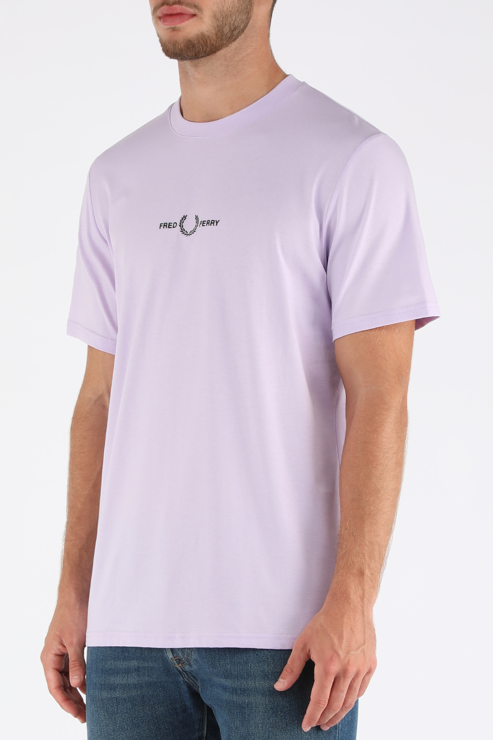 תמונת דוגמן קידמית של חולצת טי עם לוגו רקום FRED PERRY