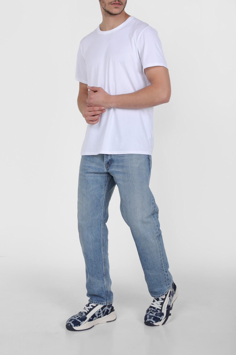 תמונת דוגמן קידמית של נעלי סניקרס פלאו