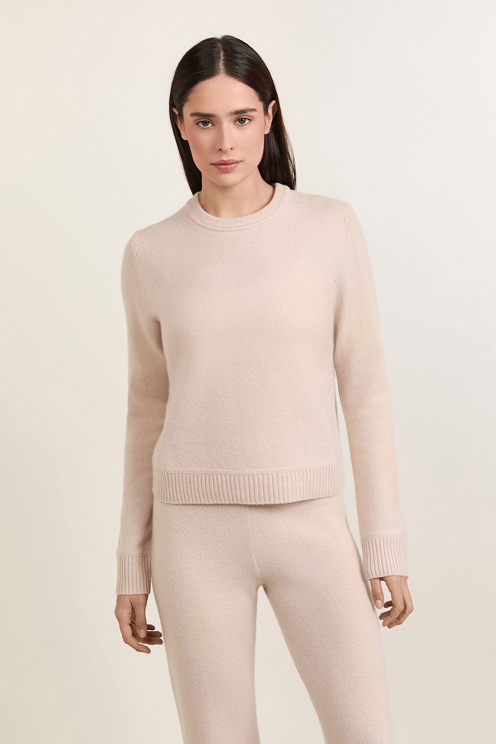 תמונת דוגמן קידמית של Cashmere Slim-Fit Crewneck Sweater LULULEMON