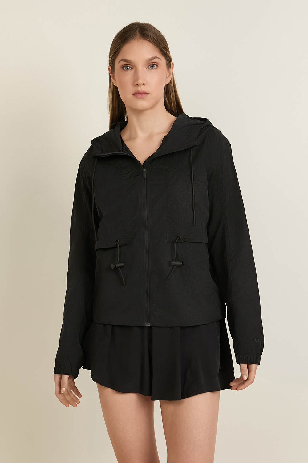 תמונת דוגמן קידמית של Drawstring Water-Resistant Hooded Jacket LULULEMON