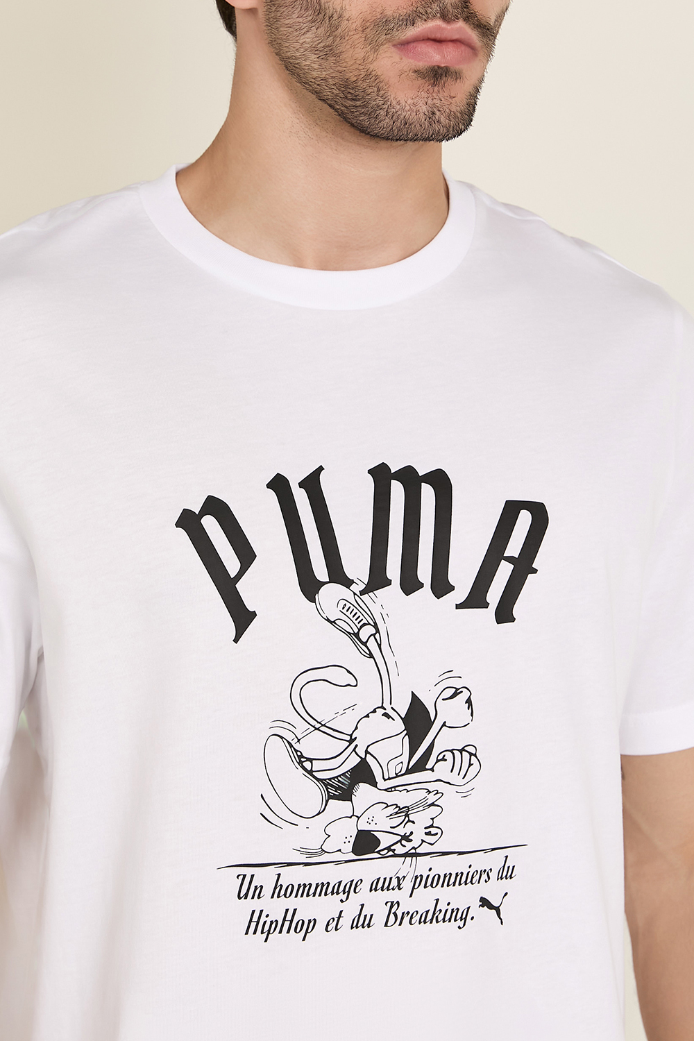 תמונת תקריב דוגמן של חולצת טי PUMA