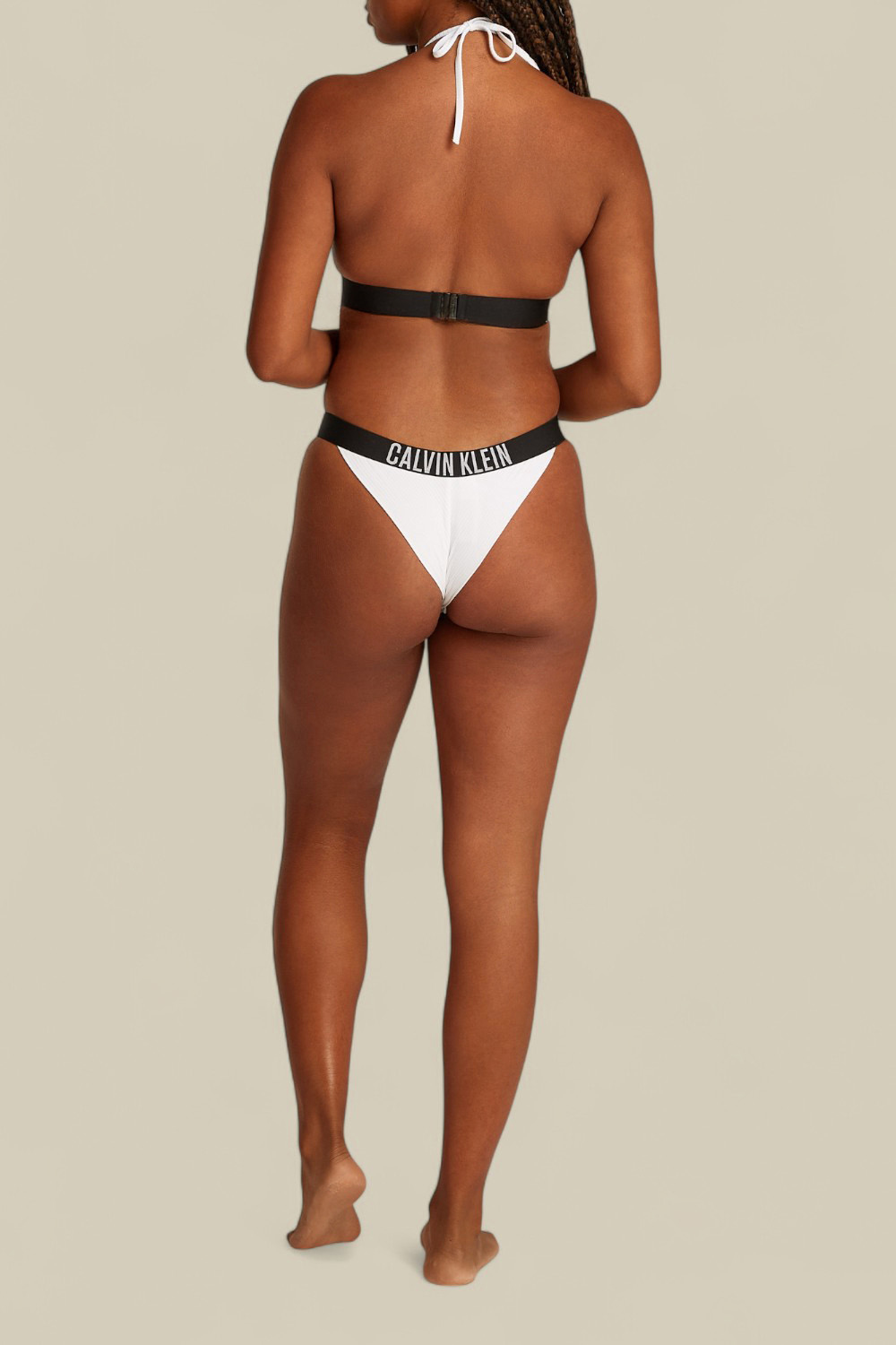 תמונת דוגמן אחורית של תחתוני ביקיני CALVIN KLEIN
