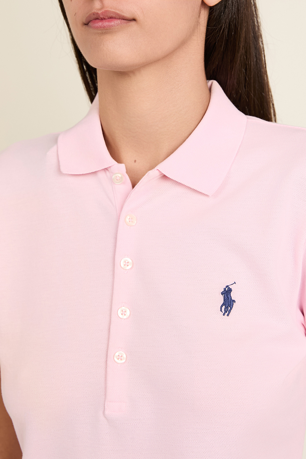 תמונת תקריב דוגמן של חולצת פולו קצרה POLO RALPH LAUREN
