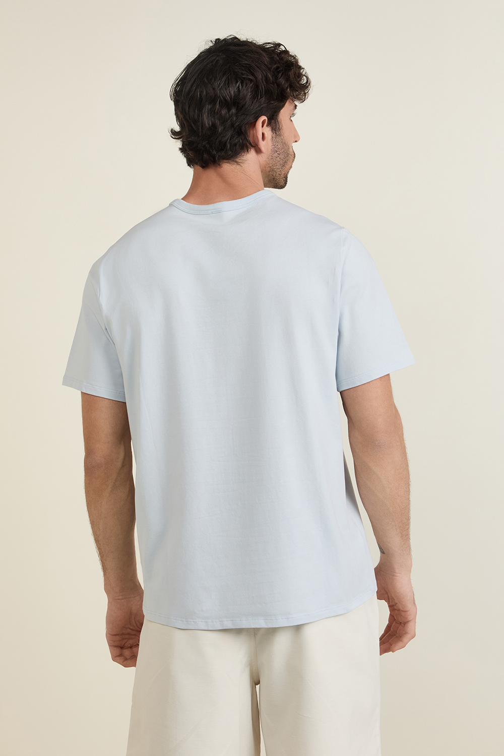 תמונת דוגמן אחורית של Organic Cotton Classic-Fit T-Shirt LULULEMON