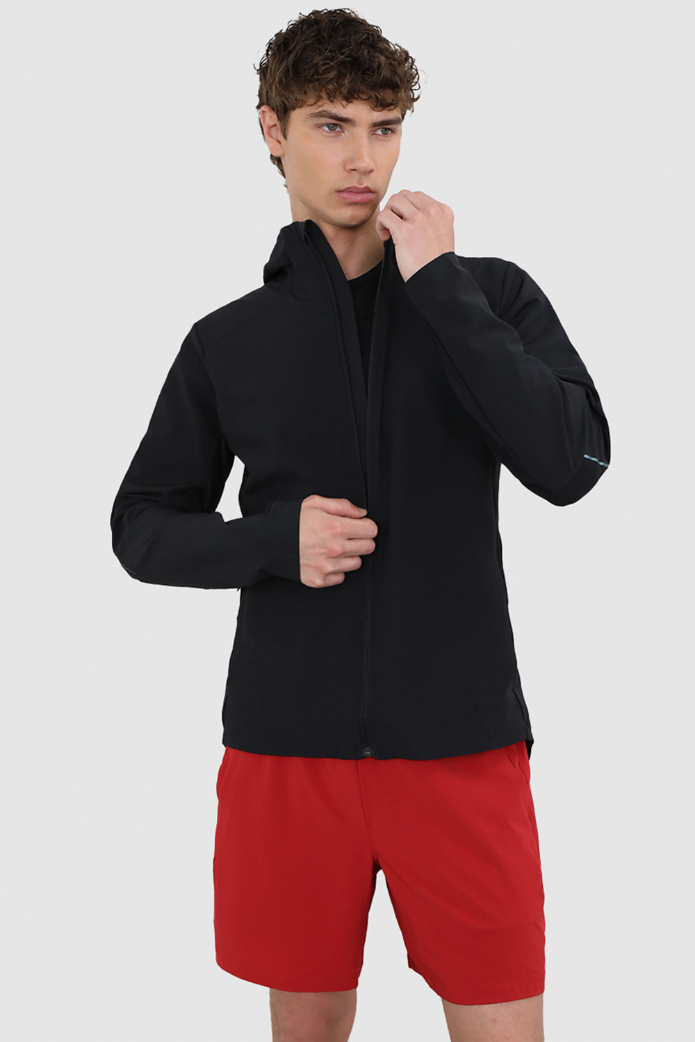 תמונת דוגמן קידמית של Warp Light Packable Jacket