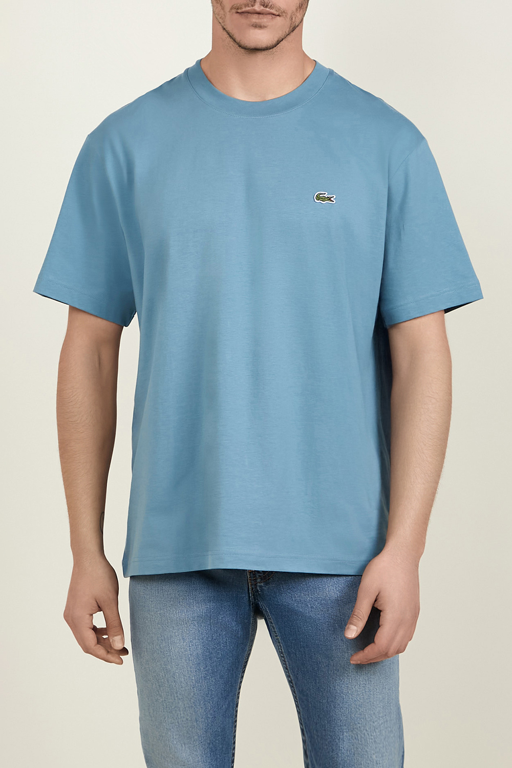 תמונת דוגמן קידמית של חולצת טי LACOSTE