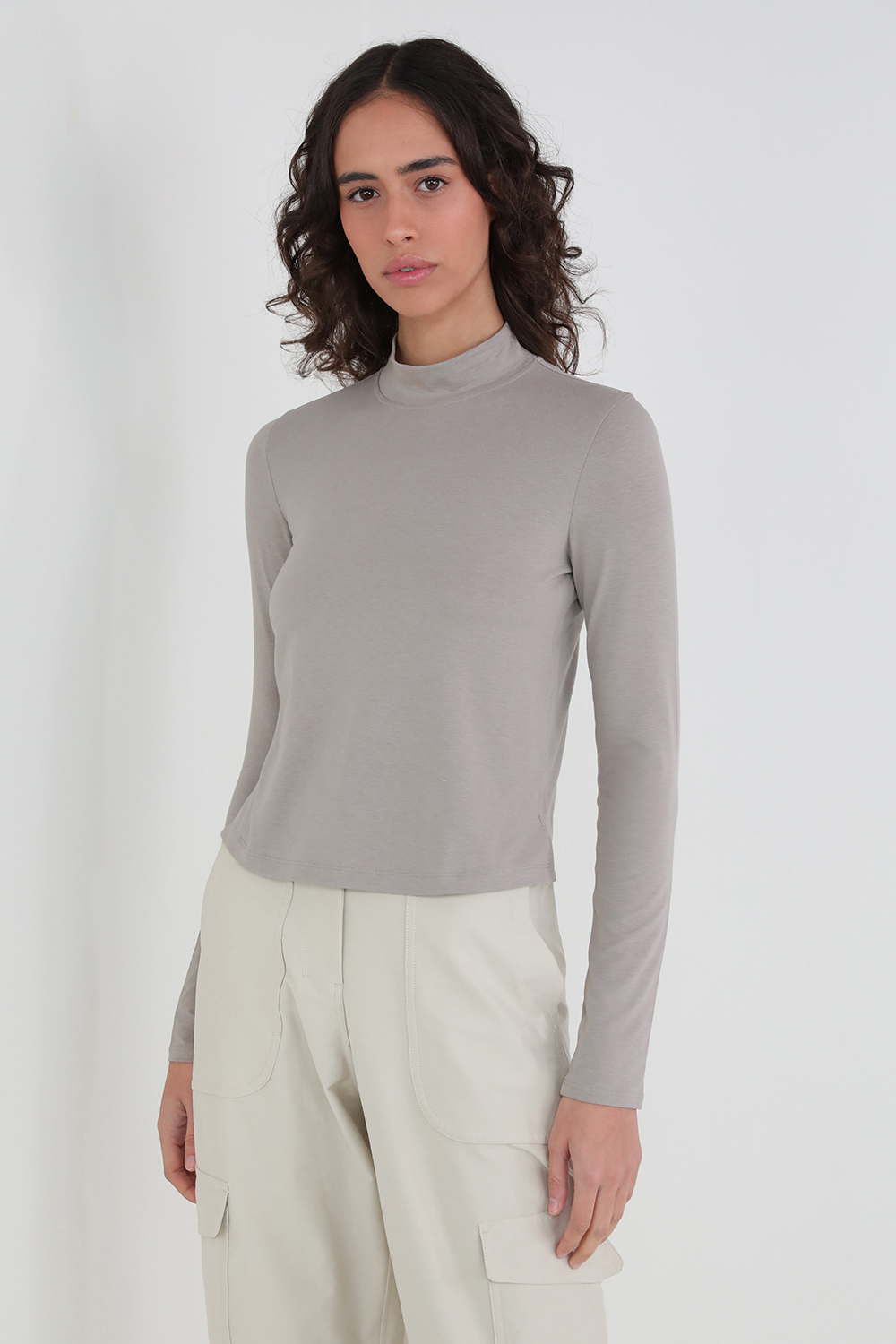תמונת דוגמן קידמית של Classic-Fit Cotton-Blend Mock Neck Long-Sleeve Shirt