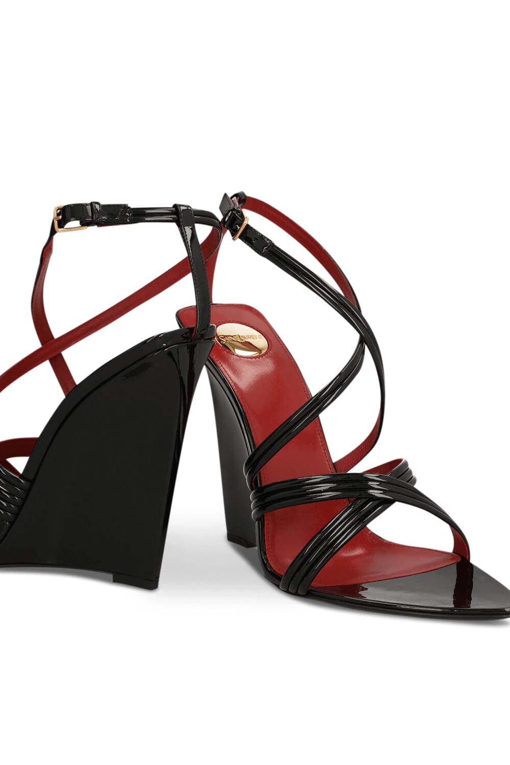 תמונת תקריב של סנדלי עקב SAINT LAURENT