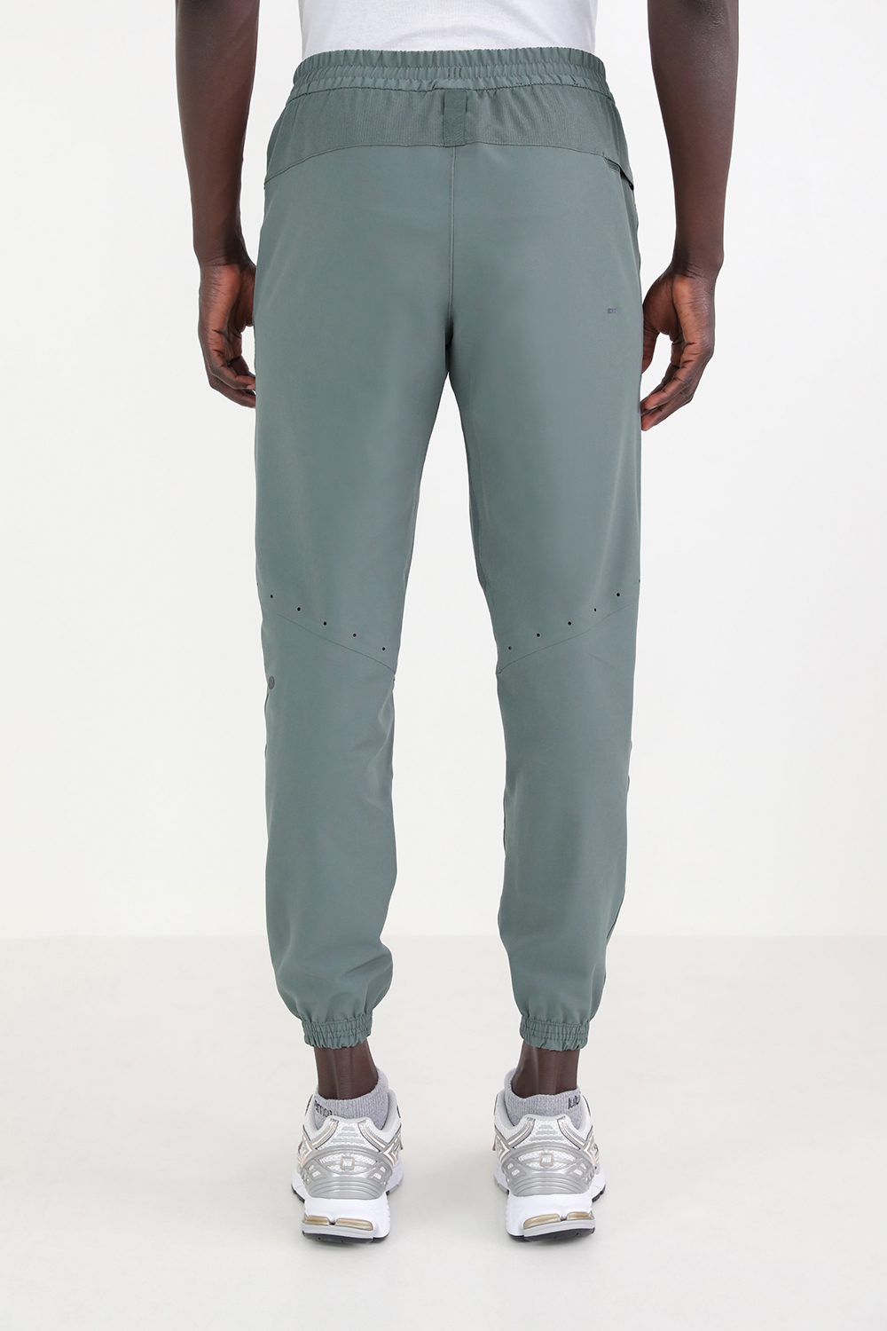 תמונת דוגמן אחורית של License To Train Jogger LULULEMON