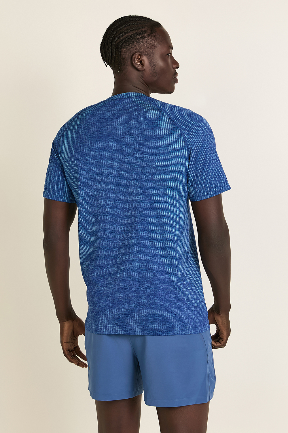 תמונת דוגמן אחורית של Metal Vent Tech Short-Sleeve Shirt LULULEMON