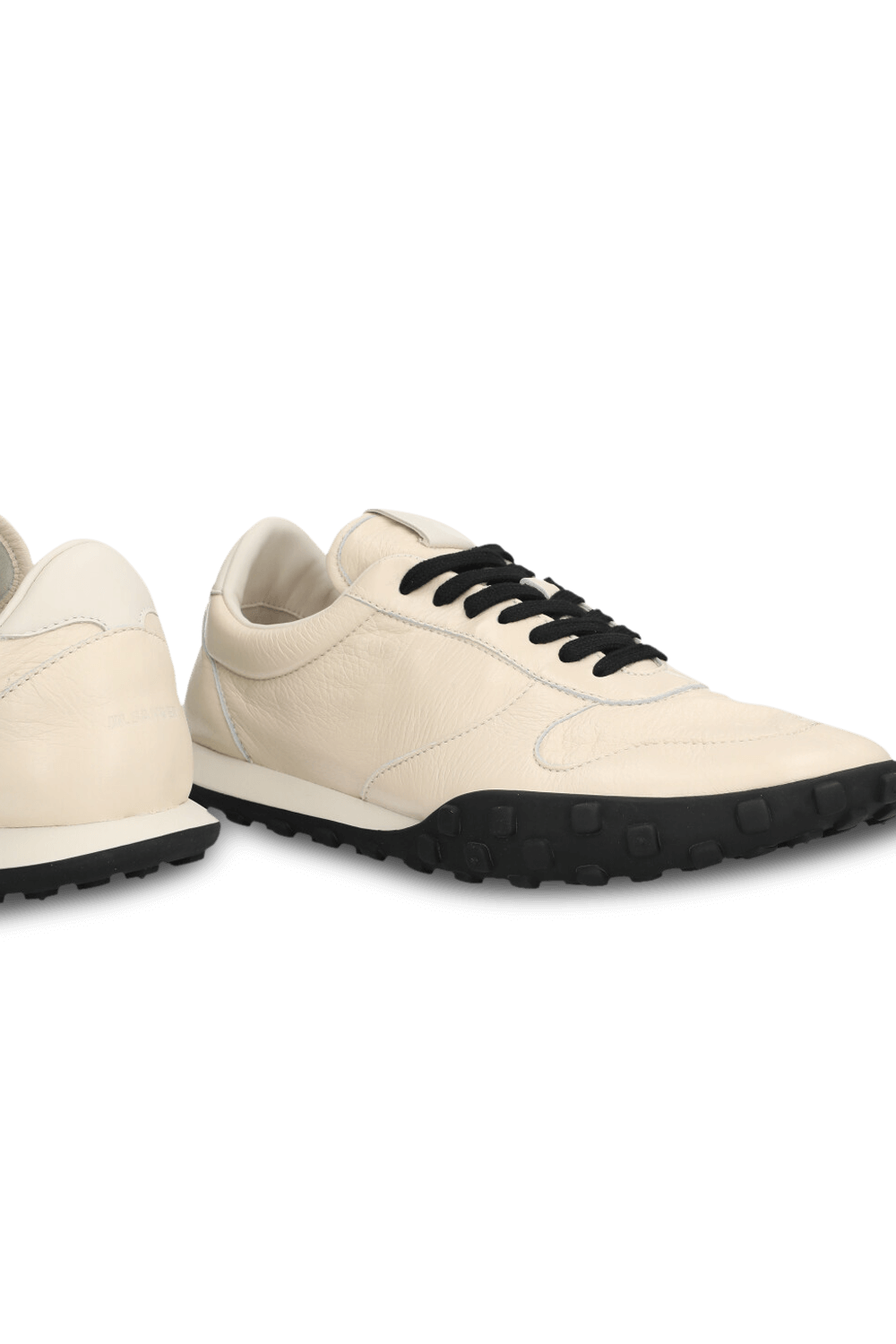 תמונת תקריב של נעלי סניקרס JIL SANDER