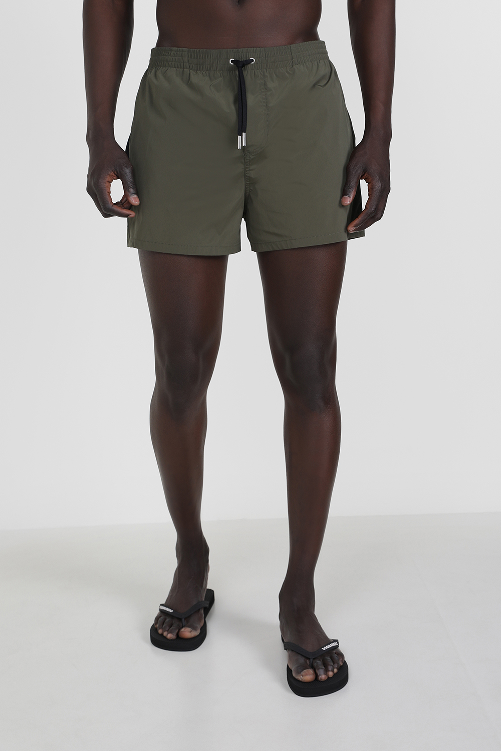 תמונת דוגמן קידמית של מכנסי בגד ים DSQUARED2