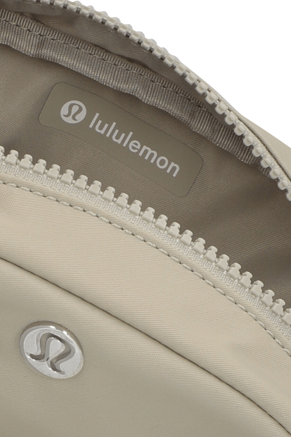 תמונת פנים של City Essentials Pouch Mini LULULEMON