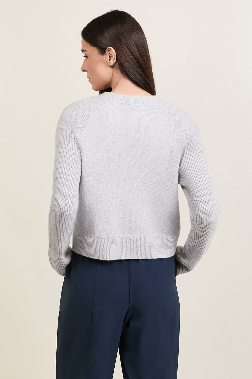 תמונת דוגמן אחורית של Cashmere Slim-Fit Cardigan LULULEMON