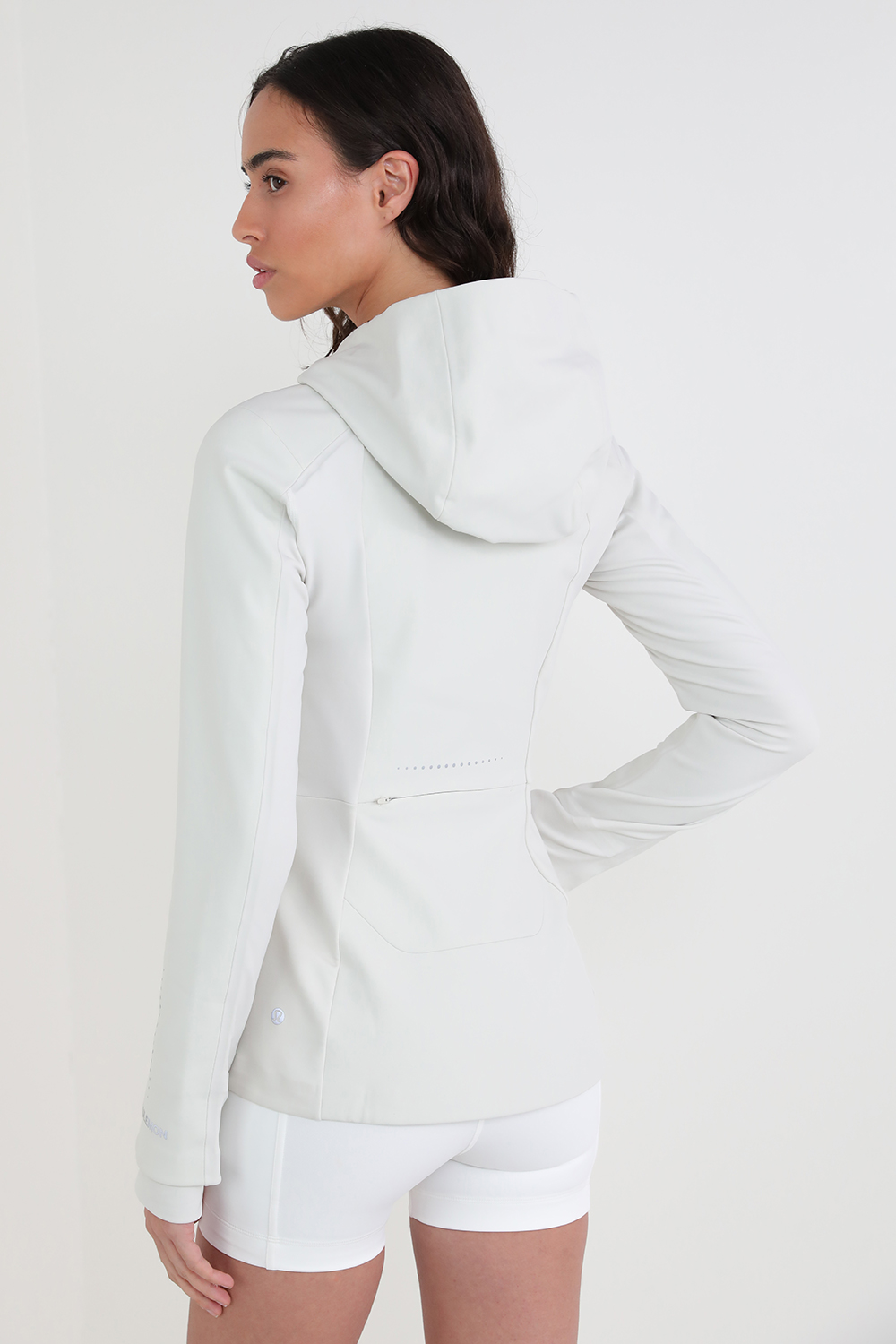 תמונת דוגמן אחורית של Cross Chill Jacket