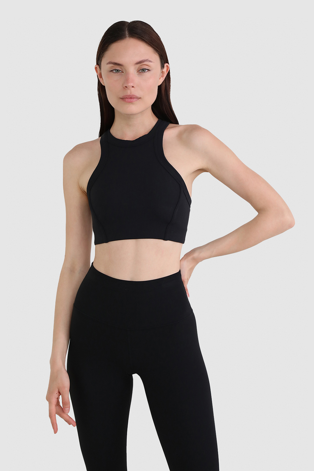 תמונת דוגמן קידמית של Ribbed Nulu High-Neck Yoga Bra