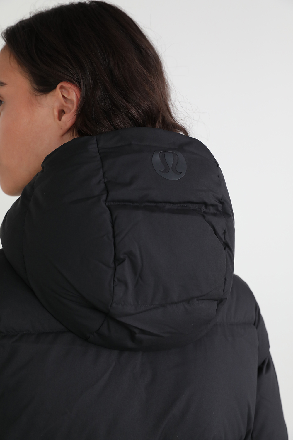 תמונת תקריב דוגמן של Wunder Puff Cropped Jacket
