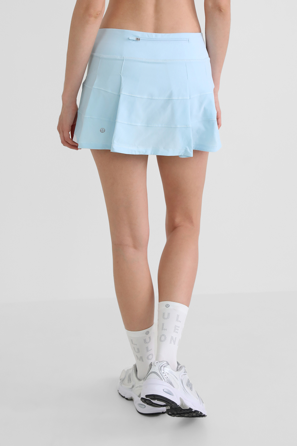 תמונת דוגמן אחורית של Pace Rival Mid-Rise Skirt