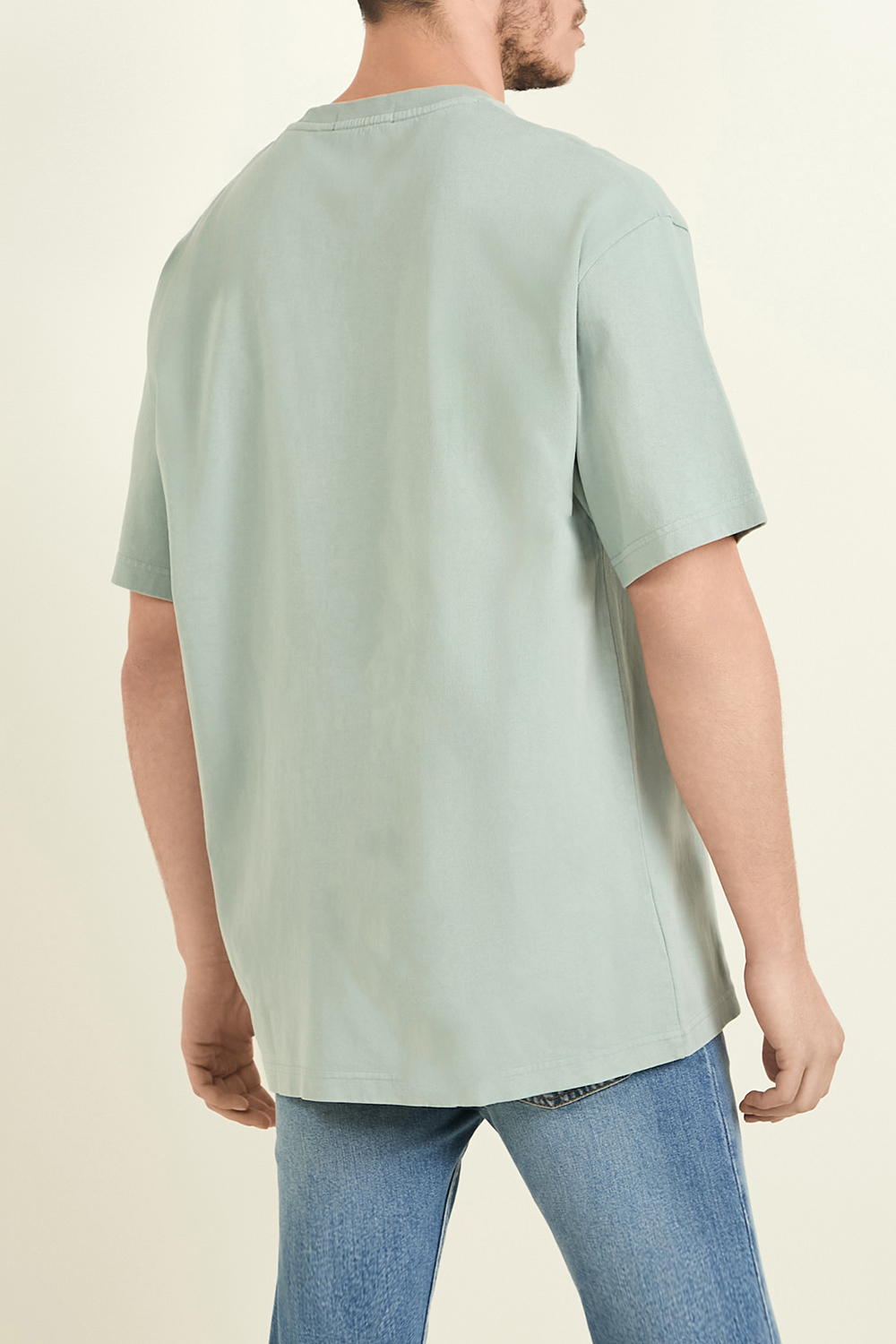 תמונת דוגמן אחורית של חולצת טי FRED PERRY