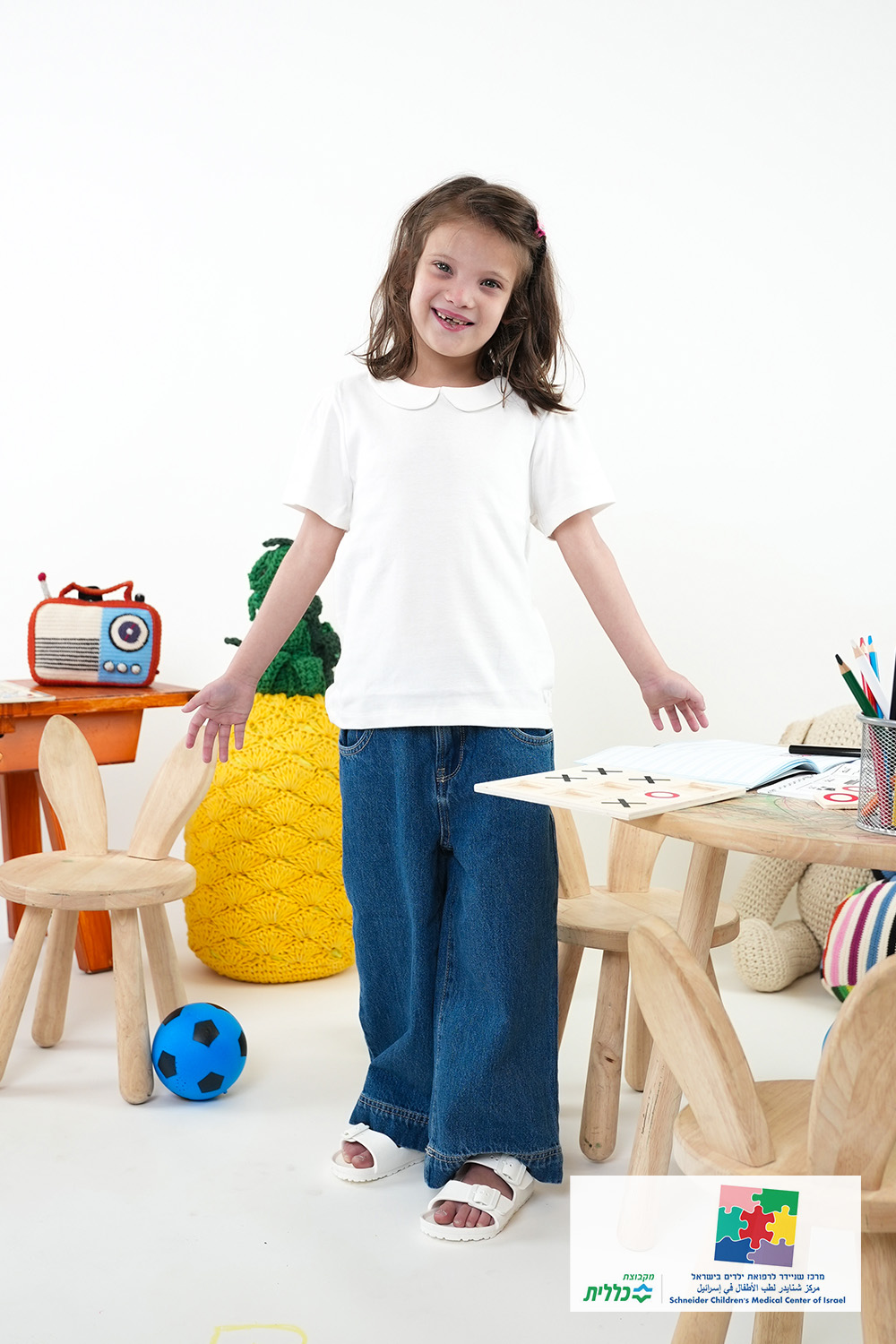 תמונת אווירה של גילאי 6-12 מכנסי ג`ינס ישרים PETIT BATEAU