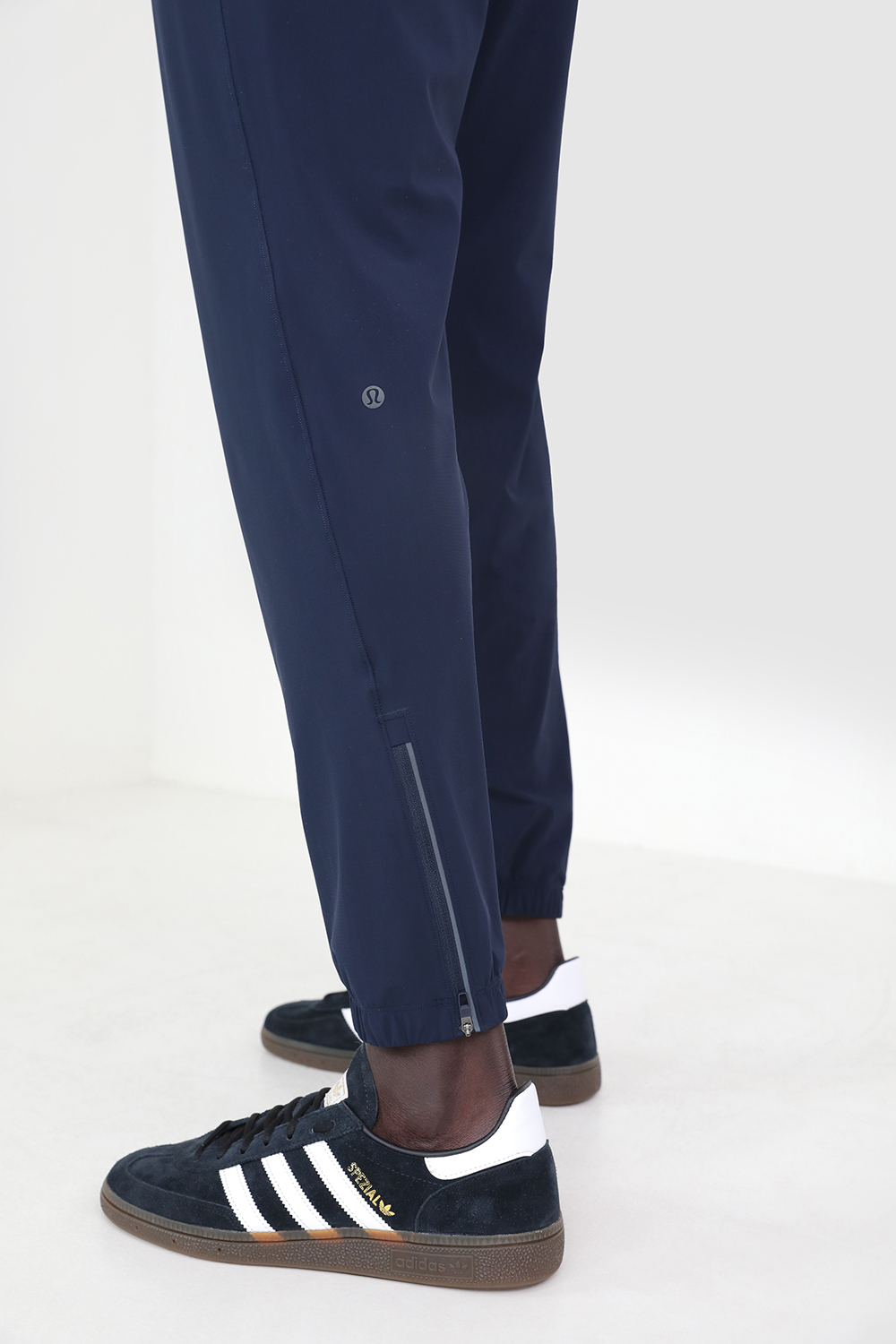 תמונת תקריב דוגמן של Surge Jogger LULULEMON