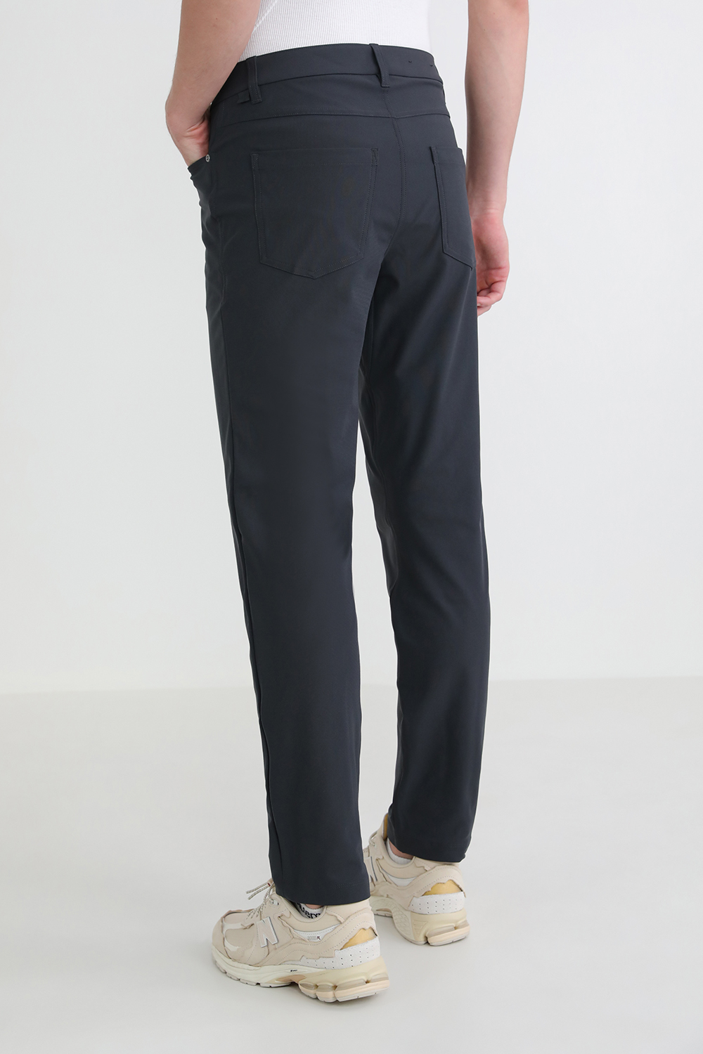 תמונת דוגמן אחורית של ABC Classic Fit Pant 32" Warpstreme