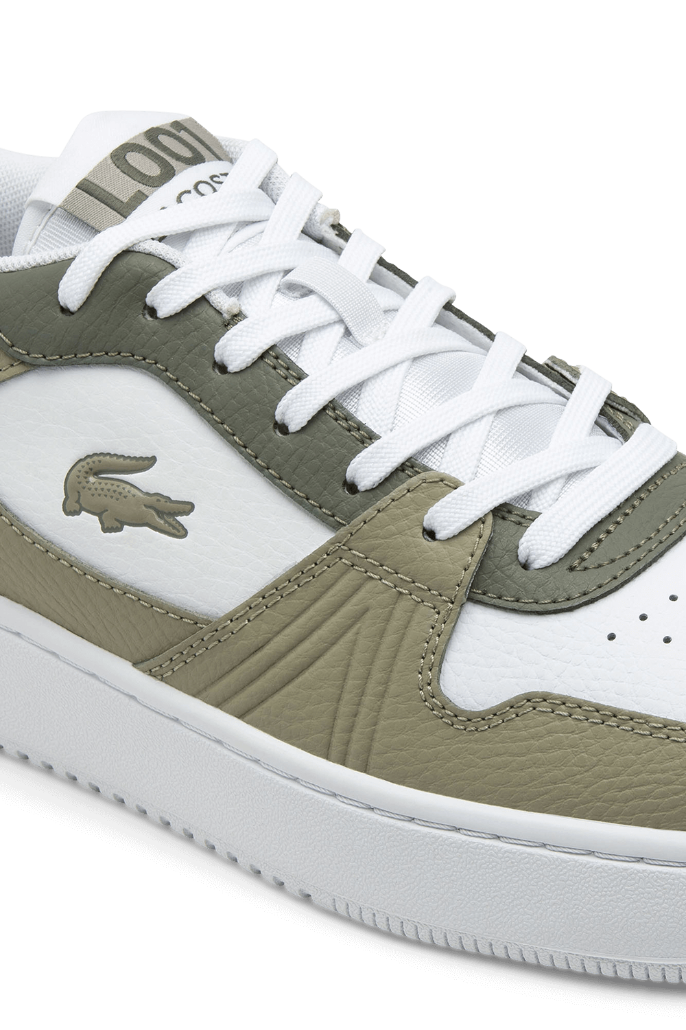 תמונת תקריב של נעלי סניקרס L001 LACOSTE