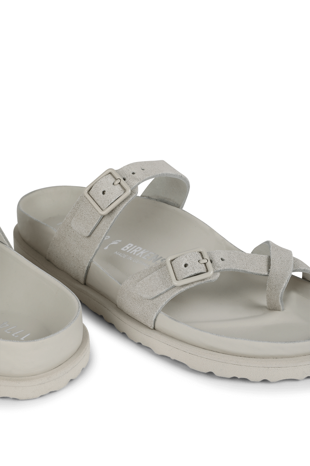 תמונת תקריב של כפכפי סליידס 1774 מזמש BIRKENSTOCK