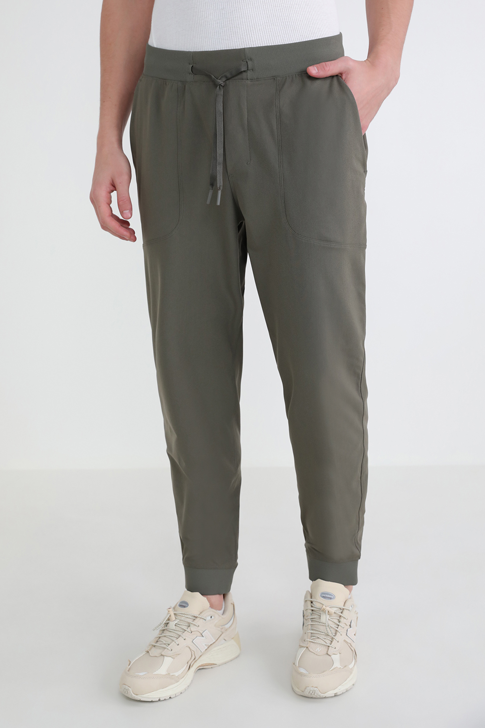 תמונת דוגמן קידמית של ABC Jogger