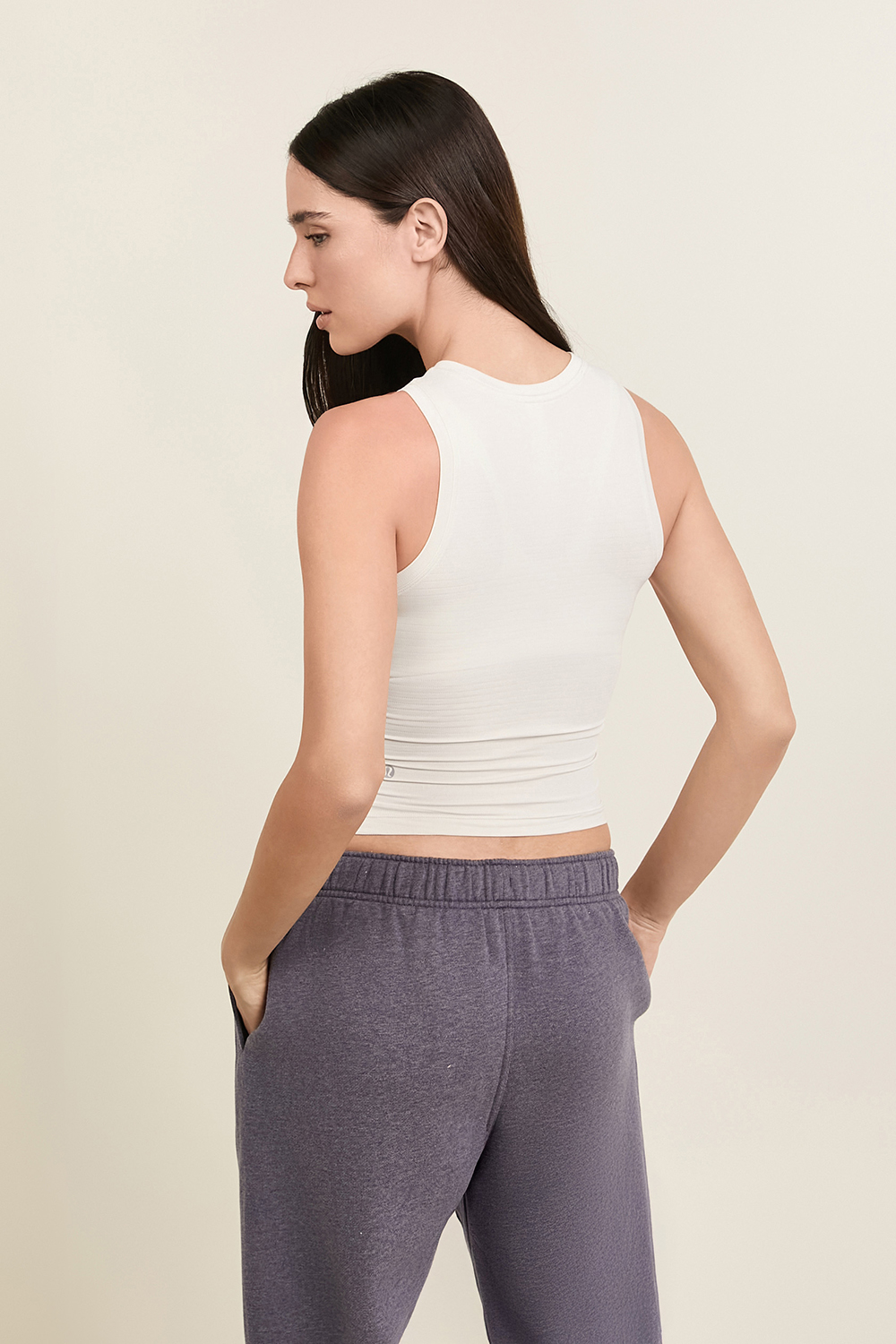 תמונת דוגמן אחורית של License to Train Tight-Fit Tank Top LULULEMON
