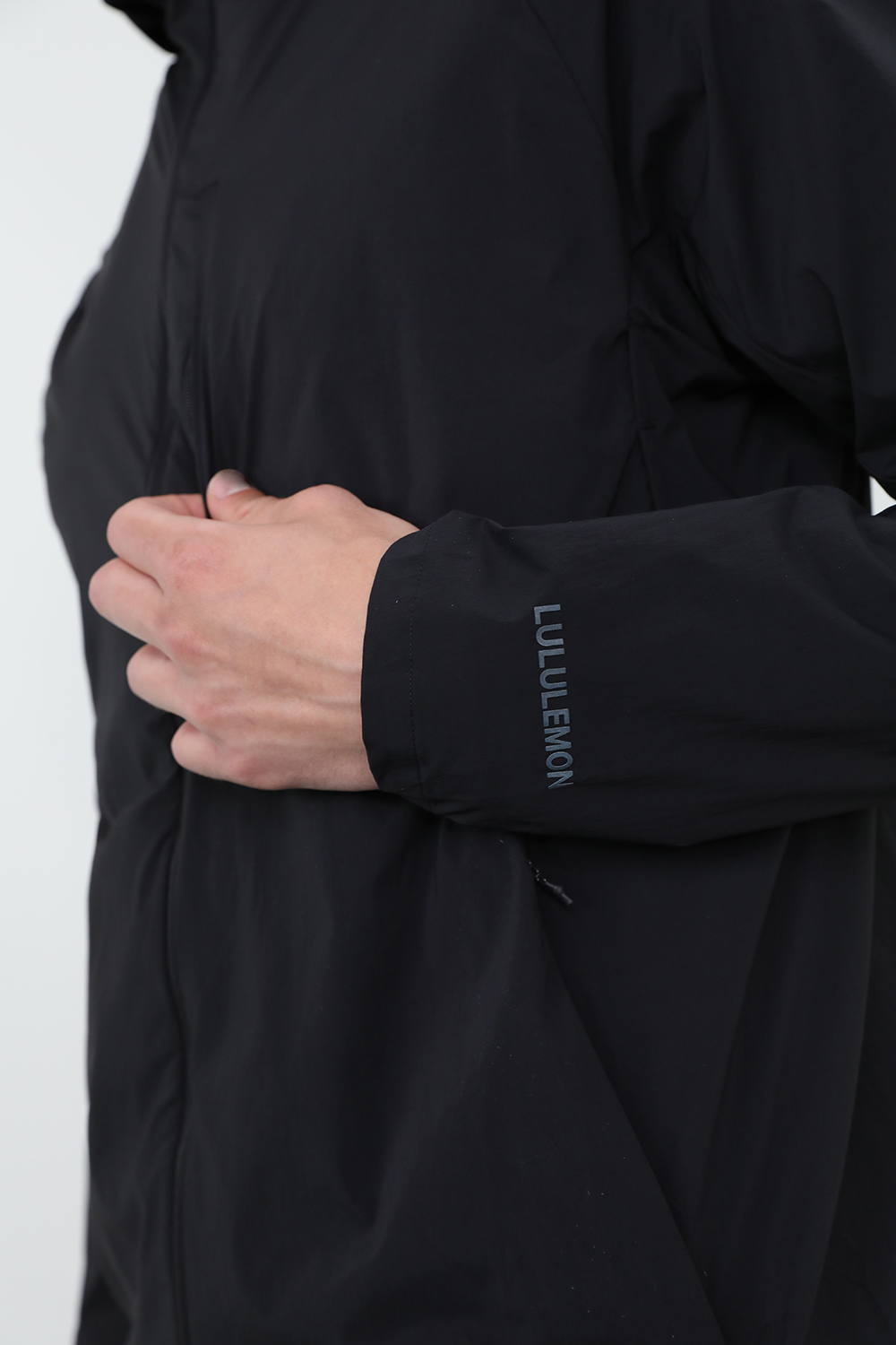 תמונת תקריב דוגמן של Fast and Free Jacket