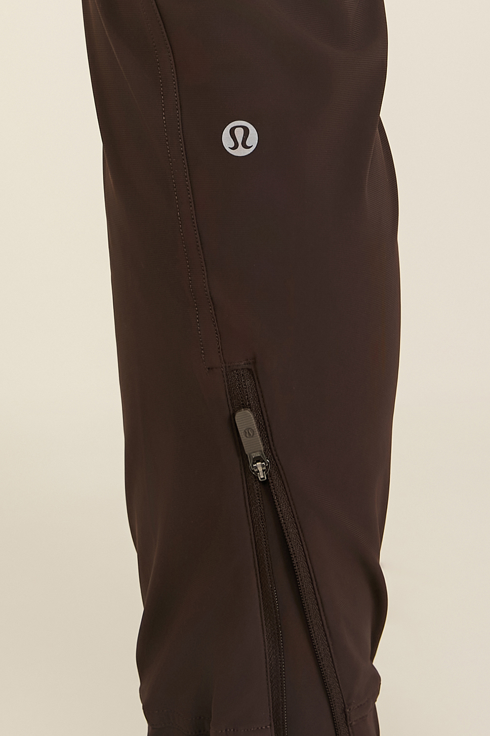 תמונת תקריב דוגמן של Adapted State High-Rise Jogger LULULEMON