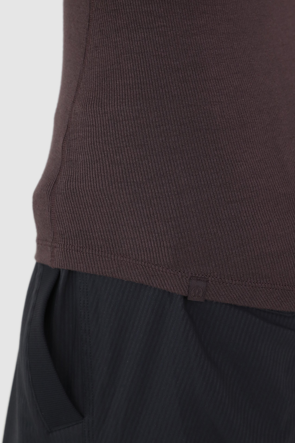 תמונת תקריב דוגמן של Hold Tight Short-Sleeve Shirt