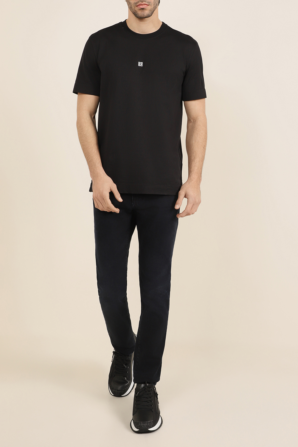 תמונת דוגמן קידמית של נעלי סניקרס GIVENCHY
