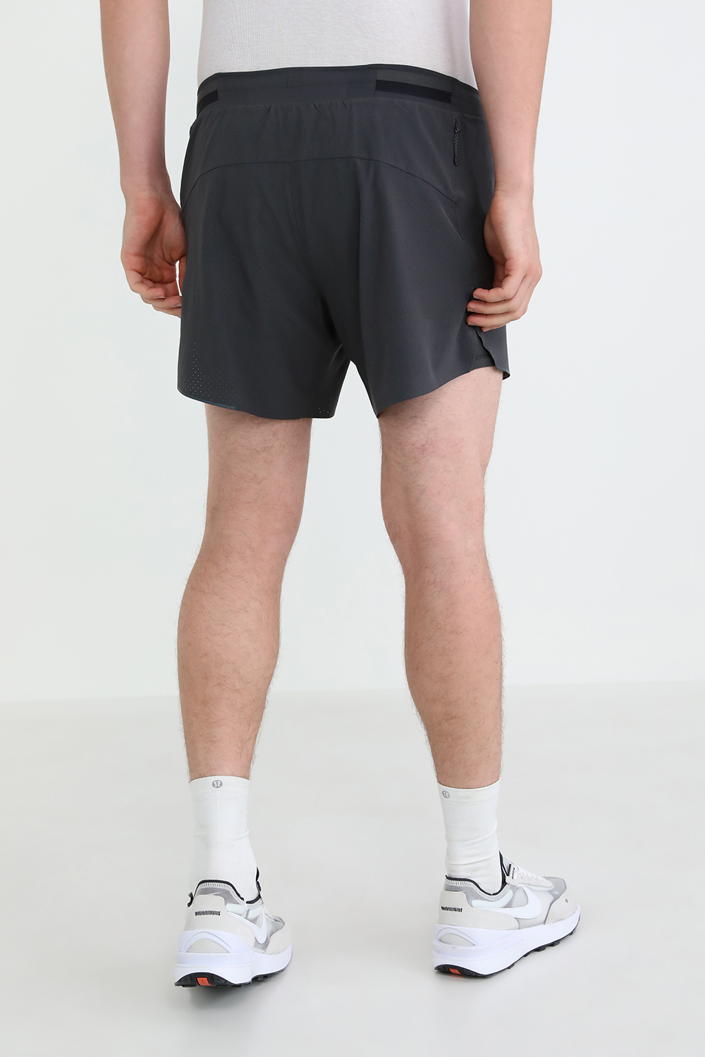 תמונת דוגמן אחורית של Fast And Free Short Lined 6