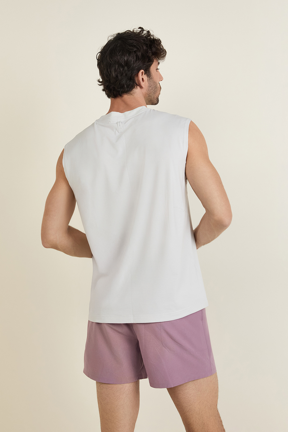 תמונת דוגמן אחורית של Relaxed-Fit Train Sleeveless Graphic LULULEMON