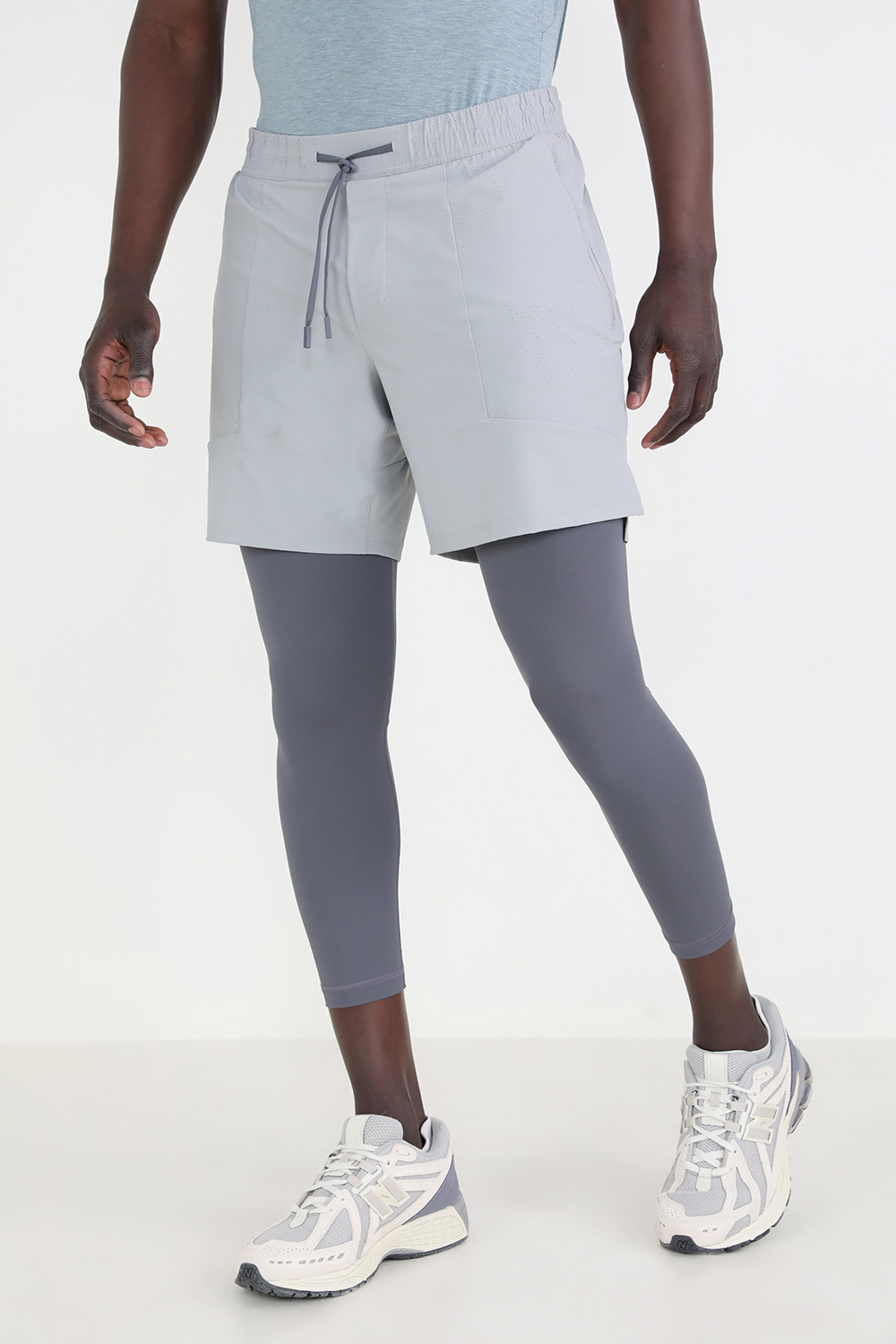 תמונת דוגמן קידמית של License to Train Tight 21 LULULEMON